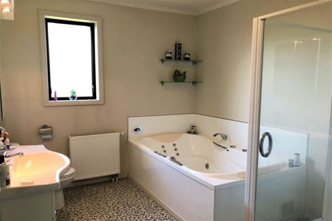 Photo of property in 49 Lowestoft Street, Balclutha, 9230