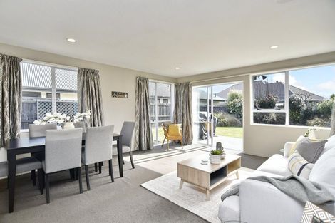 Photo of property in 28 Shenley Drive, Belfast, Christchurch, 8051