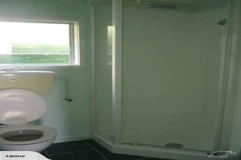 Photo of property in 2/15 Louise Place, Browns Bay, Auckland, 0630