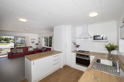 Photo of property in 7 Palm Parade, Riversdale Beach, Masterton, 5872