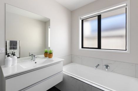 Photo of property in 35 Pakanga Grove, Pyes Pa, Tauranga, 3112