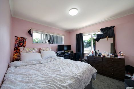Photo of property in 15 Millstream Drive, Henderson, Auckland, 0610