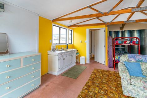 Photo of property in 106 Waverley Place, Whangamata, 3620