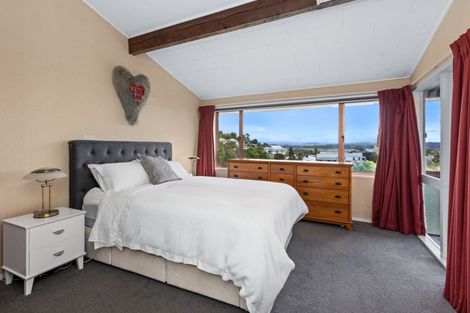 Photo of property in 8 Denholm Road, Hospital Hill, Napier, 4110