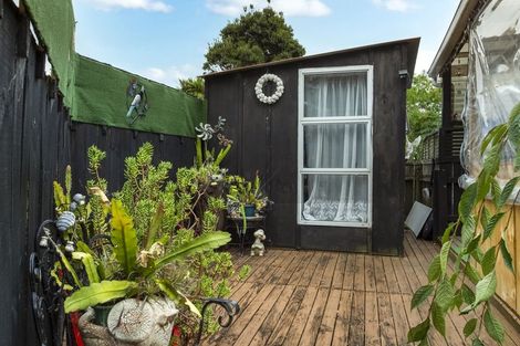 Photo of property in 55e Springs Road, Parakai, 0830