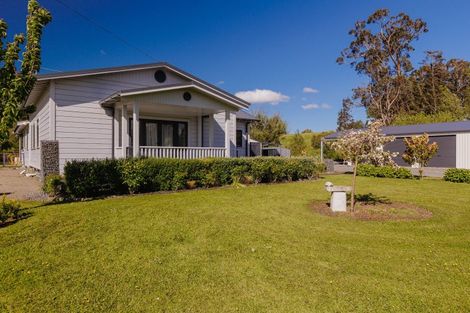 Photo of property in 100 Cole Street, Dannevirke, 4930