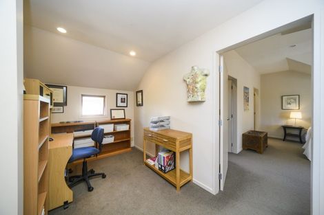 Photo of property in 17 Montgomery Terrace, Hokowhitu, Palmerston North, 4410