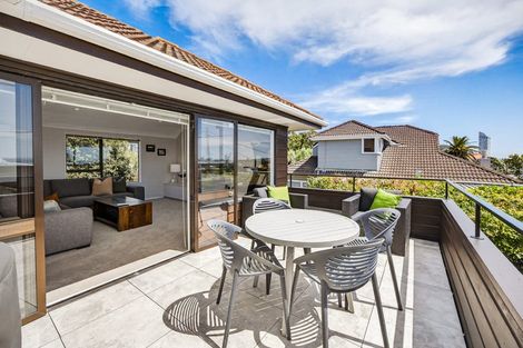 Photo of property in 2/11 Hauraki Road, Hauraki, Auckland, 0622