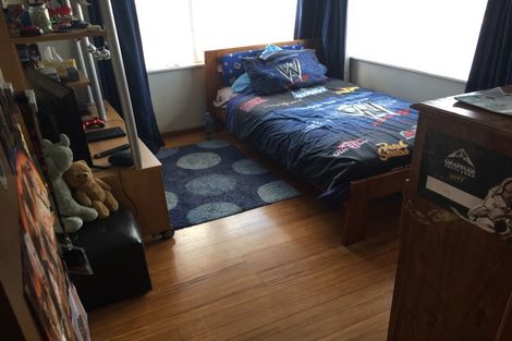 Photo of property in 3179 Great North Road, New Lynn, Auckland, 0600