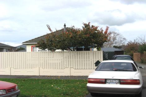 Photo of property in 28 Winters Road, Redwood, Christchurch, 8051
