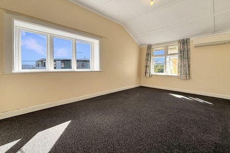 Photo of property in 17 Hankey Street, Mount Cook, Wellington, 6011