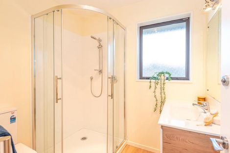 Photo of property in 213b Wainoni Road, Avondale, Christchurch, 8061