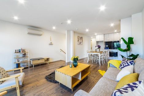 Photo of property in 20 Peony Mews, Oteha, Auckland, 0632