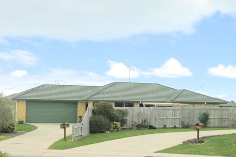 Photo of property in 18 Marshwood Place, Papamoa Beach, Papamoa, 3118