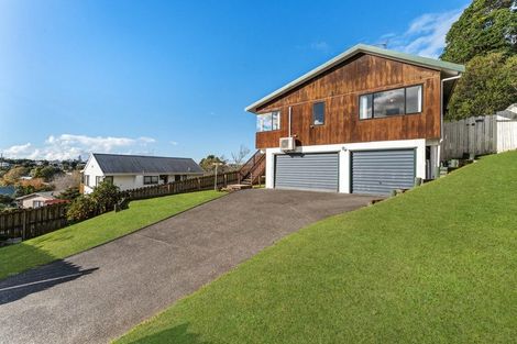 Photo of property in 10 Camilla Grove, Totara Vale, Auckland, 0629