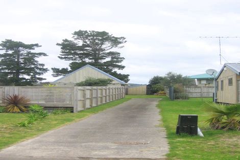 Photo of property in 135 Kowhai Avenue, Matarangi, Whitianga, 3592