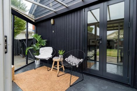 Photo of property in 165 Macandrew Road, South Dunedin, Dunedin, 9012