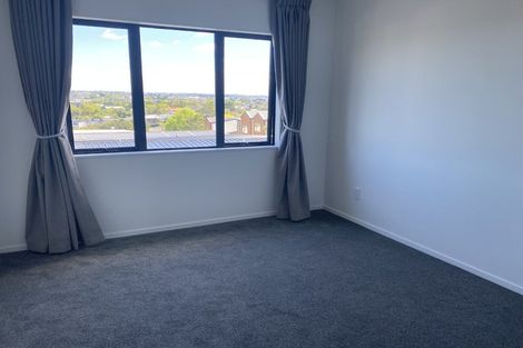 Photo of property in 9/28 Lavelle Road, Henderson, Auckland, 0612