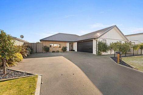 Photo of property in 33 Te Hurunui Drive, Pegasus, 7612