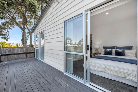 Photo of property in 2/99 Clovelly Road, Bucklands Beach, Auckland, 2012
