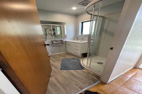 Photo of property in 8 Bushland Grove, Paparangi, Wellington, 6037