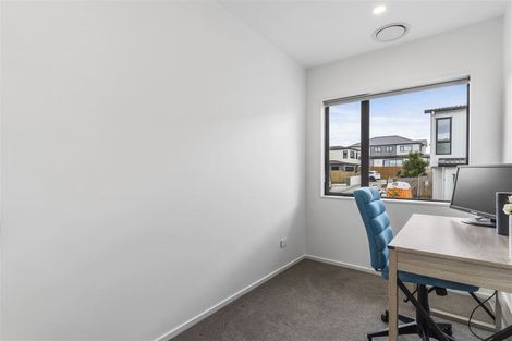 Photo of property in 10 Huaota Place, Botany Downs, Auckland, 2010