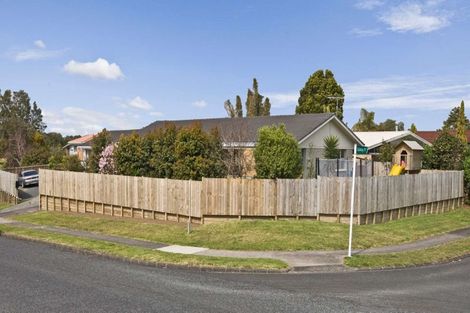 Photo of property in 5 Kurnell Drive, Botany Downs, Auckland, 2010