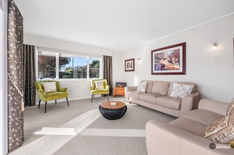 Photo of property in 40 Saint Ronans Avenue, Waterloo, Lower Hutt, 5011