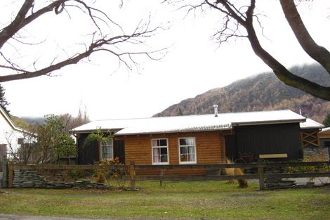 Photo of property in 16 Berkshire Street, Arrowtown, 9302