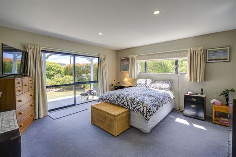 Photo of property in 5 Allin Drive, Waikuku Beach, 7402