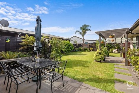 Photo of property in 25 Raiha Street, Papamoa Beach, Papamoa, 3118