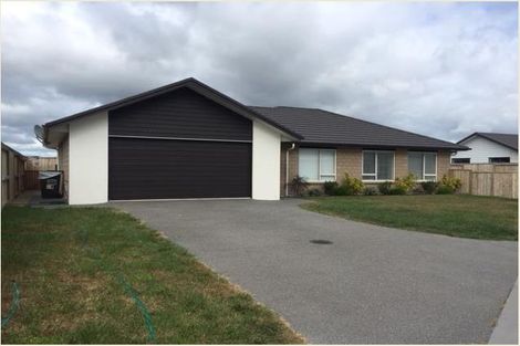 Photo of property in 25 Oka Street, Papamoa Beach, Papamoa, 3118