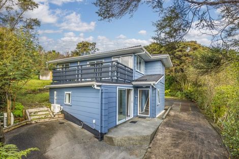 Photo of property in 38 Staincross Street, Green Bay, Auckland, 0604