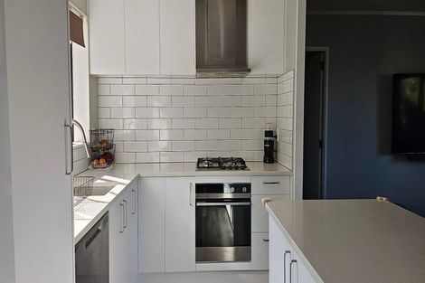 Photo of property in 30 Miriam Corban Heights, Henderson, Auckland, 0612