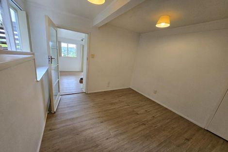 Photo of property in 35 Bayview Road, Browns Bay, Auckland, 0630