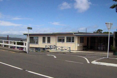 Photo of property in 2 Garden Road, Northland, Wellington, 6012