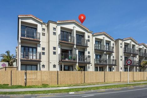 Photo of property in 9/346 Oceanbeach Road, Mount Maunganui, 3116