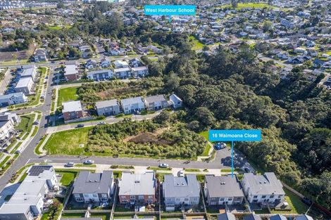 Photo of property in 16 Waimoana Close, Massey, Auckland, 0614