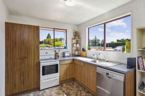 Photo of property in 13 Rauparaha Street, Waikanae Beach, Waikanae, 5036