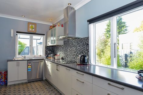 Photo of property in 1012 Heretaunga Street East, Parkvale, Hastings, 4122