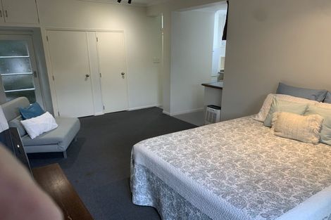 Photo of property in 14 Pokohiwi Road, Normandale, Lower Hutt, 5010