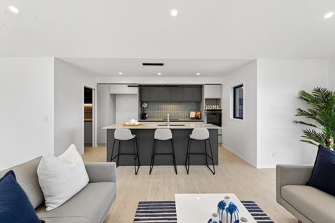 Photo of property in 14 Annie Aranui Drive, Poraiti, 4182