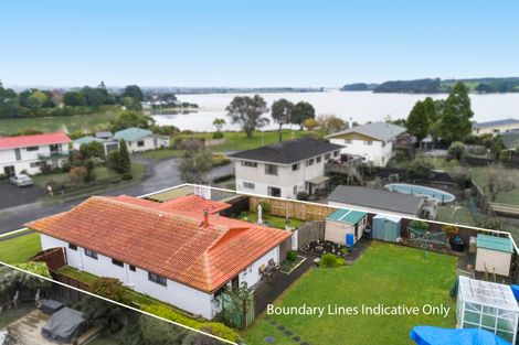 Photo of property in 4 Heron Place, Waiuku, 2123