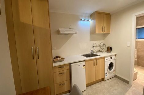 Photo of property in 15 Kingsclere Place, Goodwood Heights, Auckland, 2105