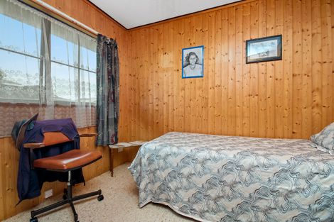 Photo of property in 4 Heron Place, Waiuku, 2123