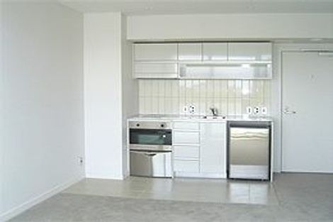 Photo of property in Halsey Apartments At Lighter Quay, 414/77 Halsey Street, Auckland Central, Auckland, 1010