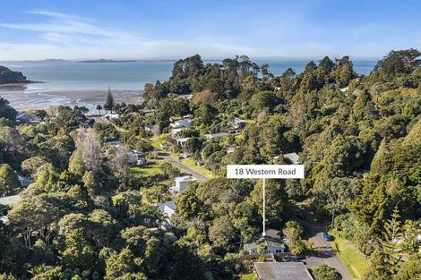 Photo of property in 18 Western Road, Laingholm, Auckland, 0604