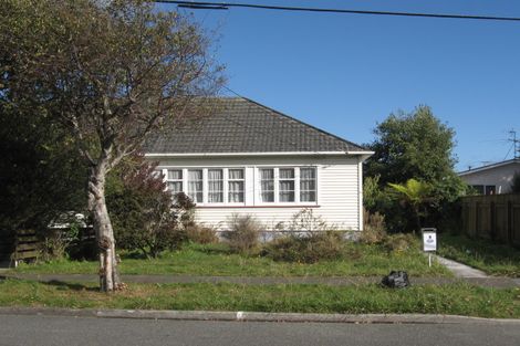 Photo of property in 4 Pilcher Crescent, Naenae, Lower Hutt, 5011