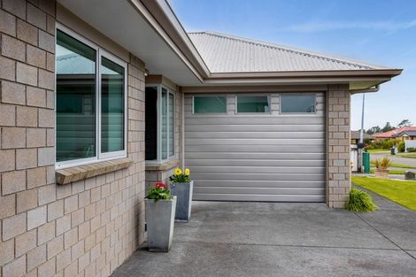 Photo of property in 8 Montague Grove, Stratford, 4332