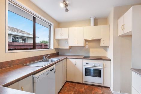 Photo of property in 12 Te Maru Place, Redwood, Christchurch, 8051